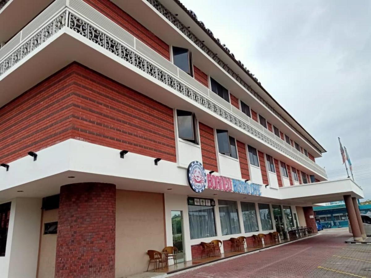 Super Oyo 90464 Borneo Suites Hotel Kota Kinabalu Esterno foto