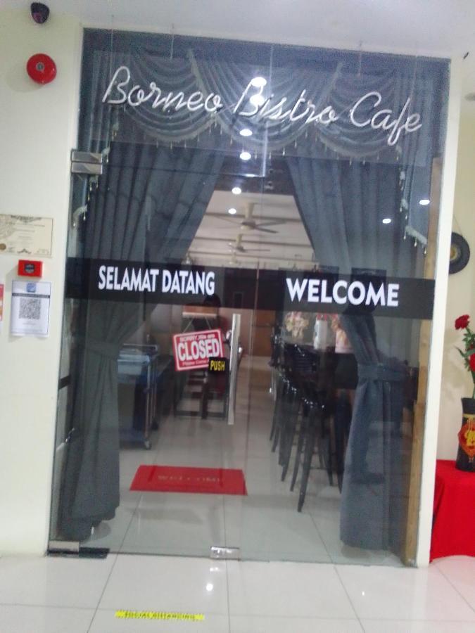 Super Oyo 90464 Borneo Suites Hotel Kota Kinabalu Esterno foto